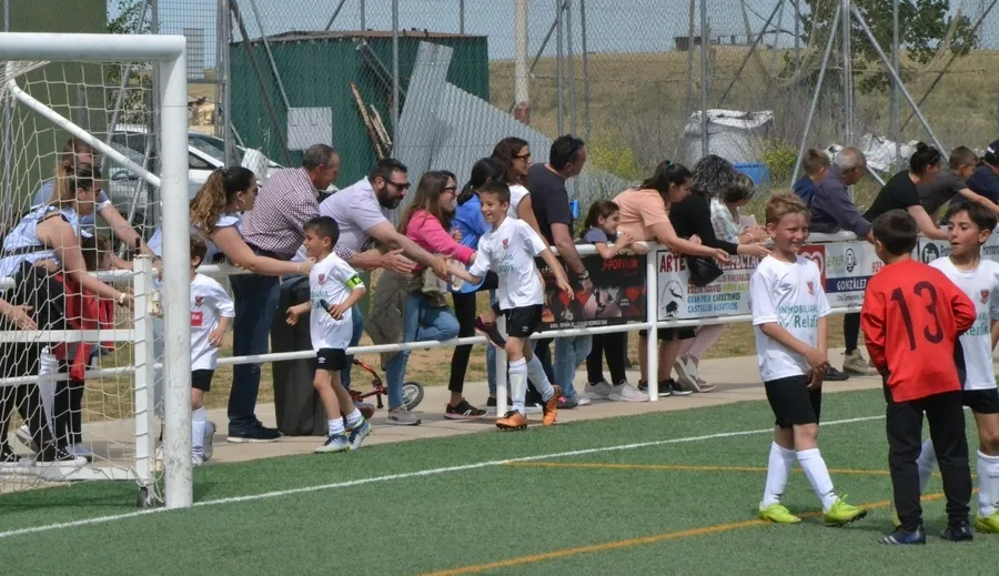 Foto 7 - El Benjam&iacute;n B logra la mayor goleada de la temporada en casa de un equipo del Ciudad Rodrigo CF