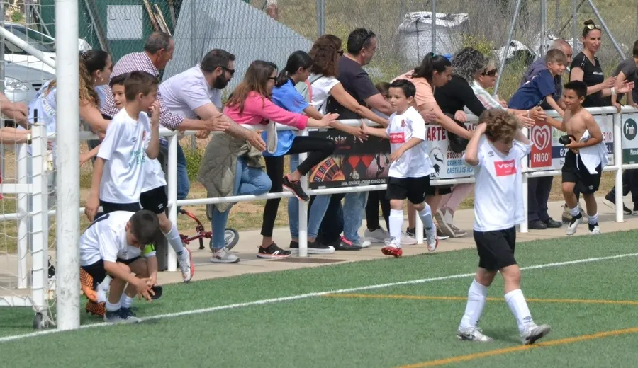 Foto 6 - El Benjam&iacute;n B logra la mayor goleada de la temporada en casa de un equipo del Ciudad Rodrigo CF