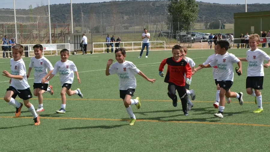 Foto 4 - El Benjam&iacute;n B logra la mayor goleada de la temporada en casa de un equipo del Ciudad Rodrigo CF