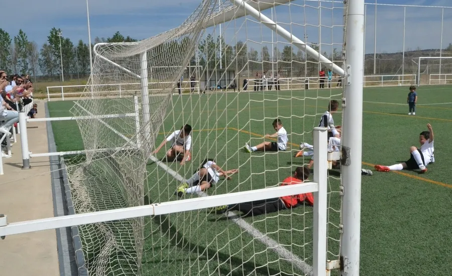 Foto 3 - El Benjam&iacute;n B logra la mayor goleada de la temporada en casa de un equipo del Ciudad Rodrigo CF