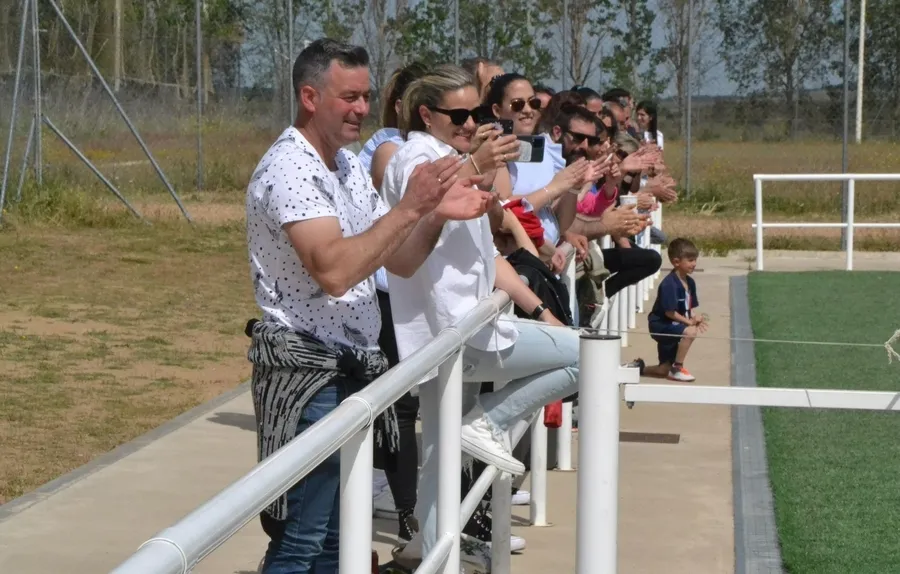 Foto 2 - El Benjam&iacute;n B logra la mayor goleada de la temporada en casa de un equipo del Ciudad Rodrigo CF