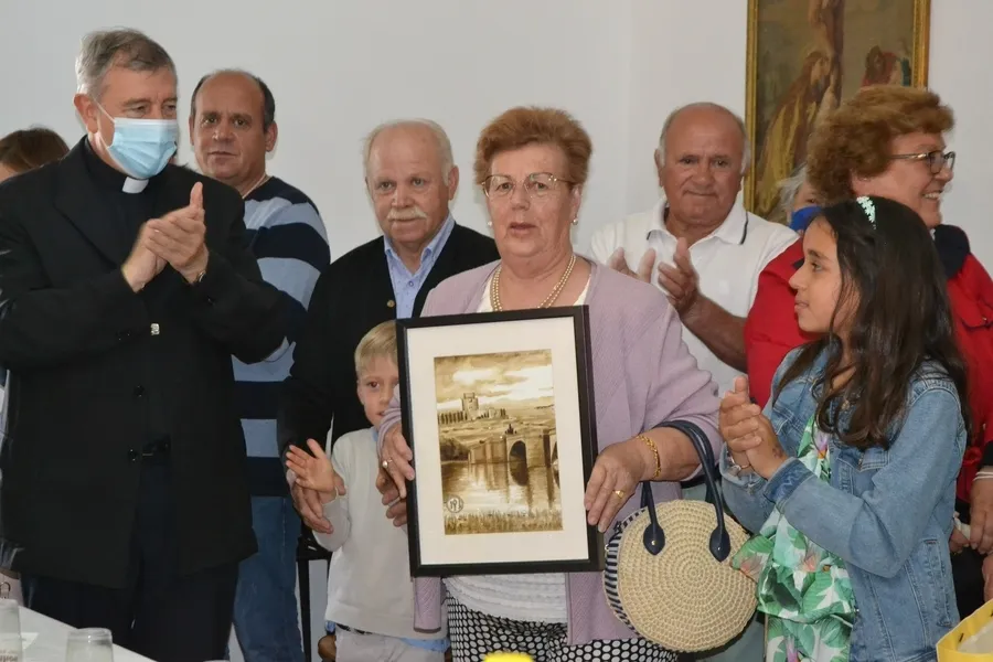 Foto 6 - Las &lsquo;fuerzas mayores&rsquo; de Ciudad Rodrigo, y hasta una charanga, acompa&ntilde;an a San Isidro en El Puente