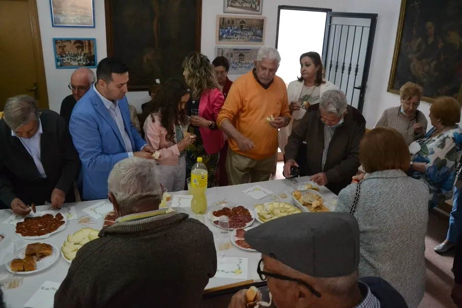 Foto 2 - Las &lsquo;fuerzas mayores&rsquo; de Ciudad Rodrigo, y hasta una charanga, acompa&ntilde;an a San Isidro en El Puente