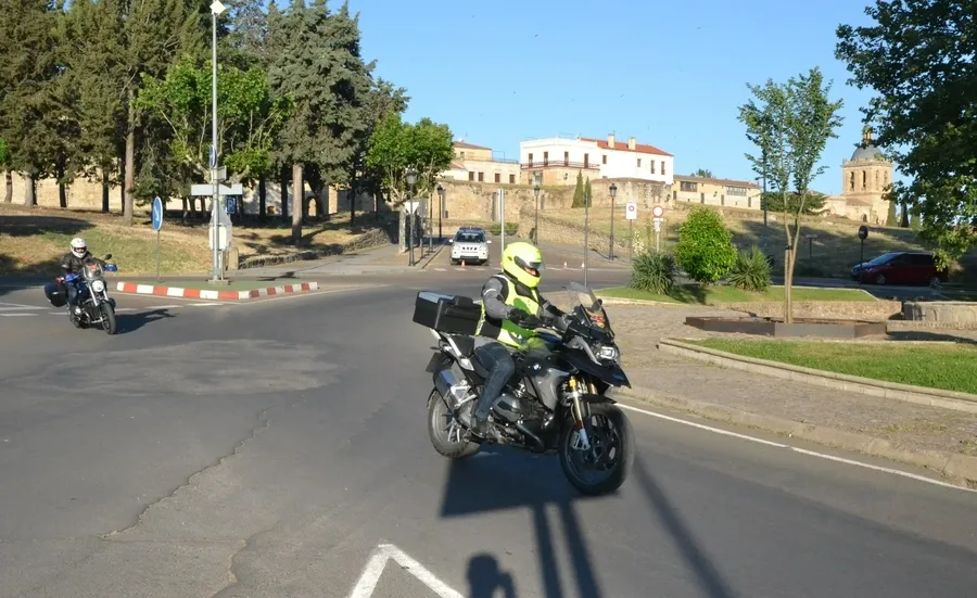 Foto 10 - Los moteros de la Salamanca Challenge recorren con mucho calor 500 kil&oacute;metros por el oeste provincial