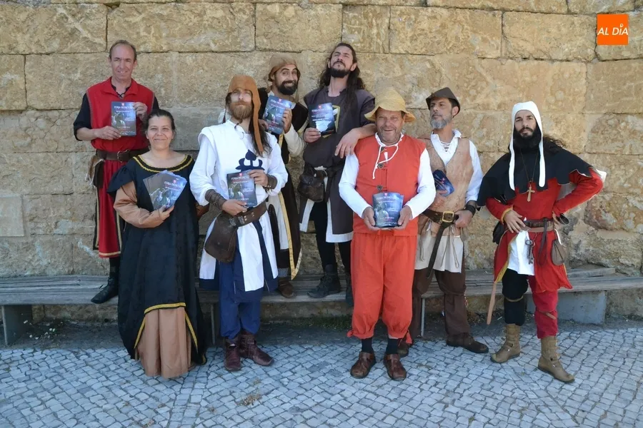Foto 2 - Velha Lamparina promociona en Mir&oacute;briga la Feria &lsquo;La Ciudad del Halc&oacute;n&rsquo; de Pinhel