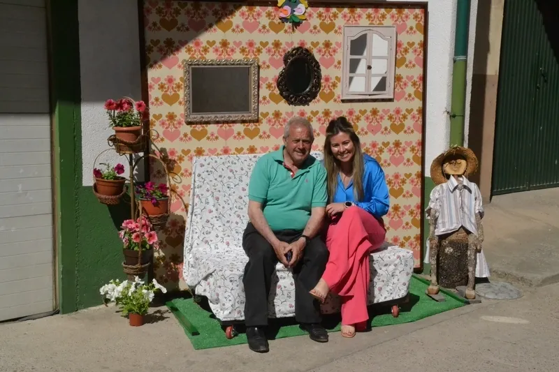Foto 5 - &lsquo;Madrid Vintage&rsquo;, las Flores enjauladas y la Primavera sobre ruedas reciben la visita del jurado