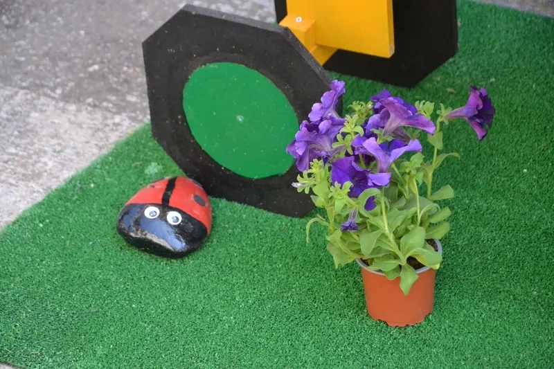 Foto 4 - &lsquo;Madrid Vintage&rsquo;, las Flores enjauladas y la Primavera sobre ruedas reciben la visita del jurado