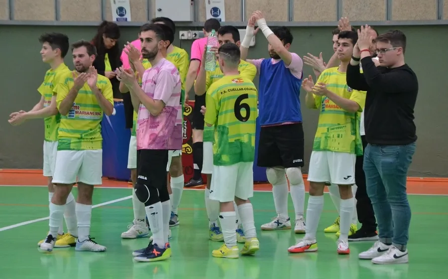 Foto 4 - El III Senior vive ante el Cu&eacute;llar un pl&aacute;cido partido que pudo tener much&iacute;simos m&aacute;s goles