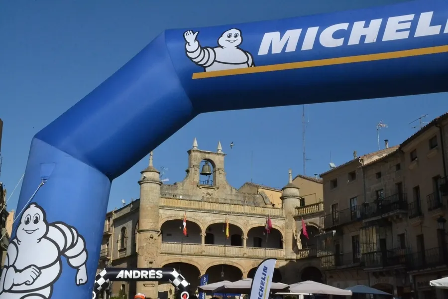 Foto 6 - Los moteros de la Salamanca Challenge recorren con mucho calor 500 kil&oacute;metros por el oeste provincial
