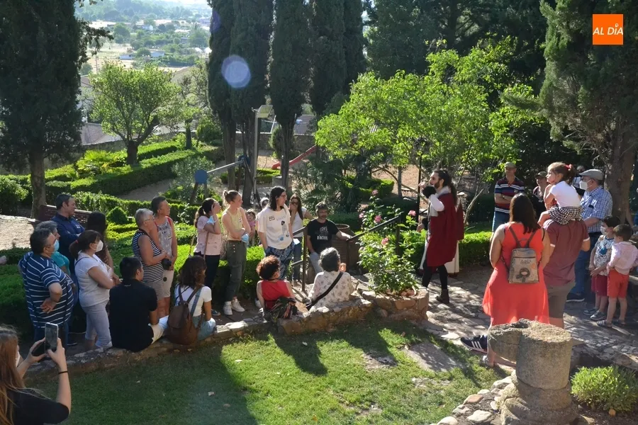 Foto 4 - El Parador retoma con lleno sus visitas teatralizadas