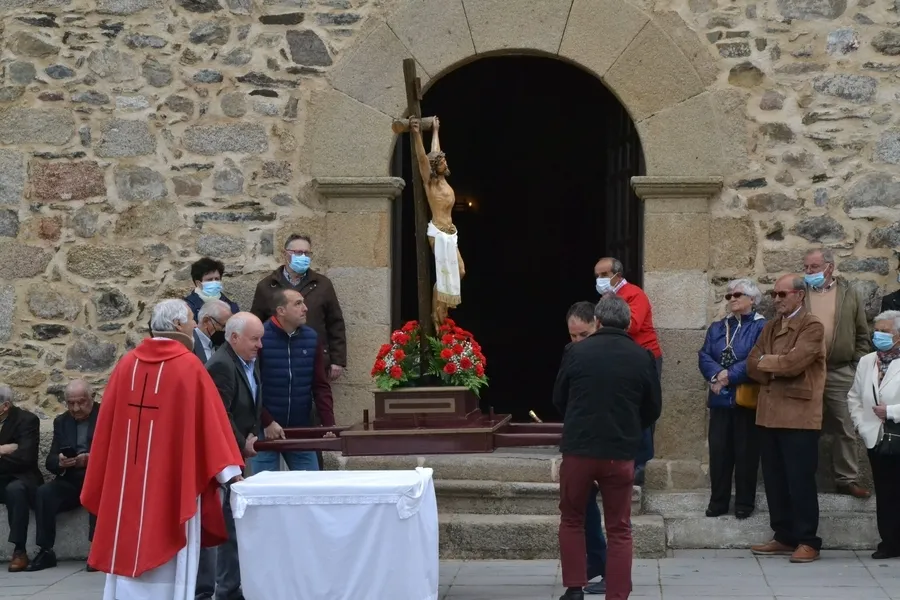 Foto 7 - Saelices vive el momento m&aacute;s solemne de sus fiestas de la Santa Cruz