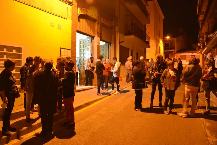 Foto 3 - La Virgen de F&aacute;tima retorna a las calles en una fant&aacute;stica velada