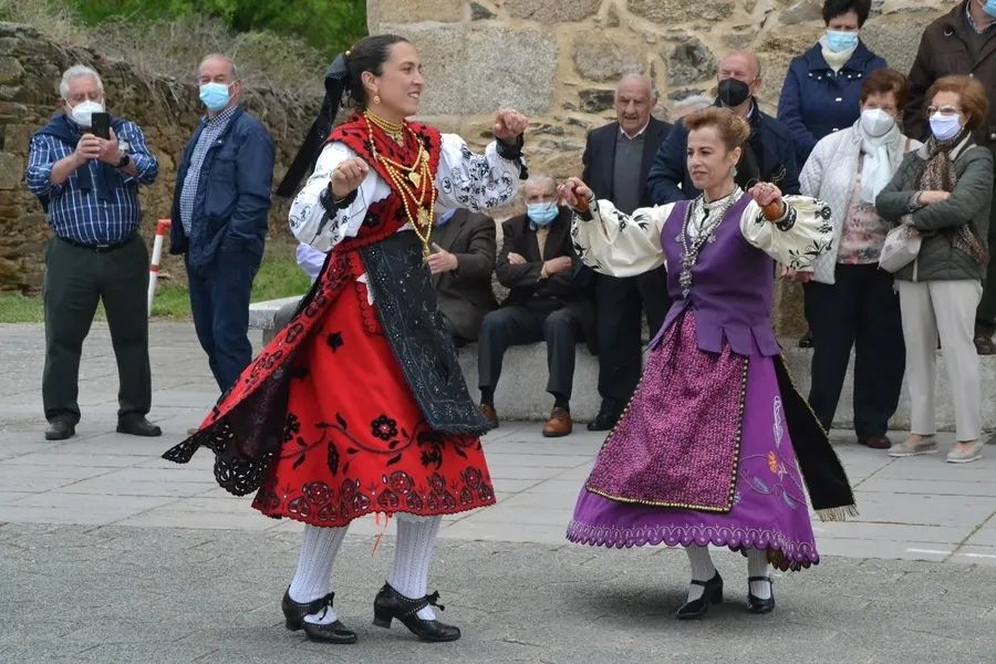 Foto 6 - Saelices vive el momento m&aacute;s solemne de sus fiestas de la Santa Cruz
