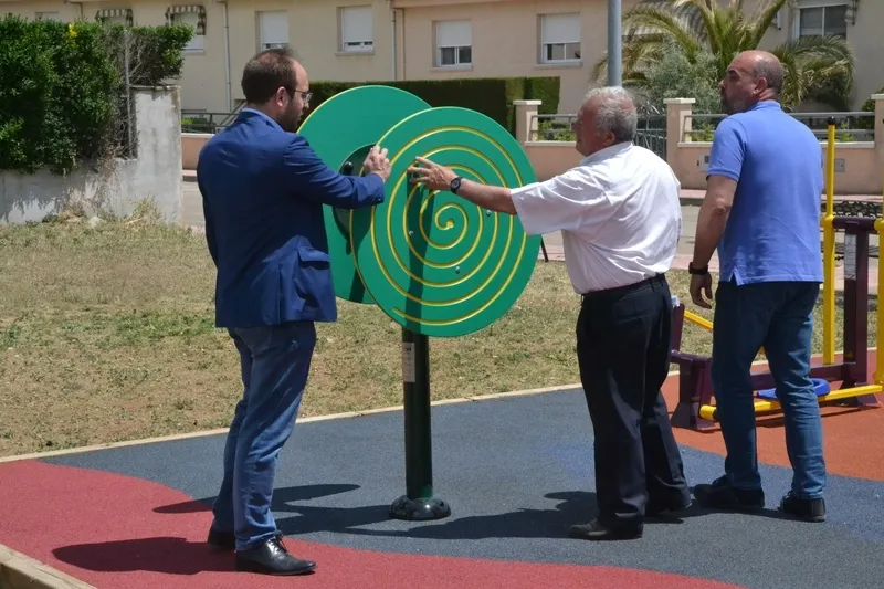 Foto 11 - Habilitado con una inversi&oacute;n de 12.500&euro; un nuevo parque infantil en la Pe&ntilde;a del Sastre
