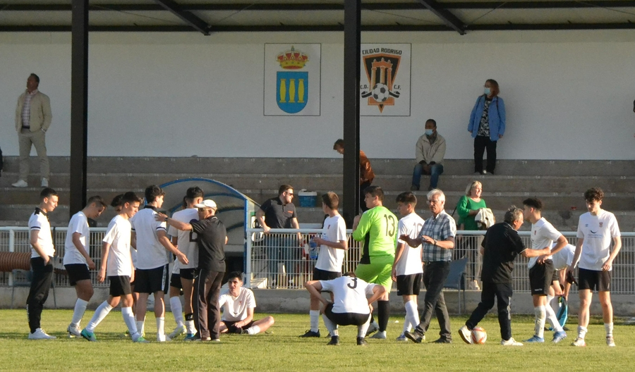 Foto 2 - #M [14|15 MAY] La victoria del Benjamín del III Columnas abre el último finde deportivo en Miróbriga