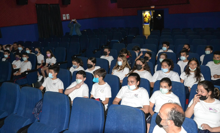 Escolares de Primaria se acercan al Cine Juventud en el marco del programa EDUCAFICEE