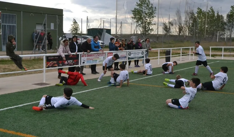 Foto 2 - El Benjam&iacute;n A del Ciudad Rodrigo completa con una clara victoria sus compromisos en casa