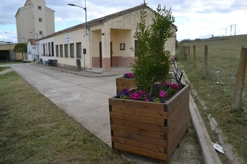 Foto 5 - El nuevo mobiliario urbano de la calle Madrid acaba &lsquo;desterrado&rsquo; en un extremo de la Avenida de Espa&ntilde;a
