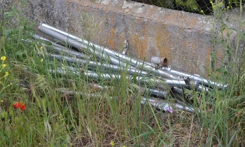 Foto 6 - El barrio de la Rana sigue escondiendo un cementerio de bancos en buen estado