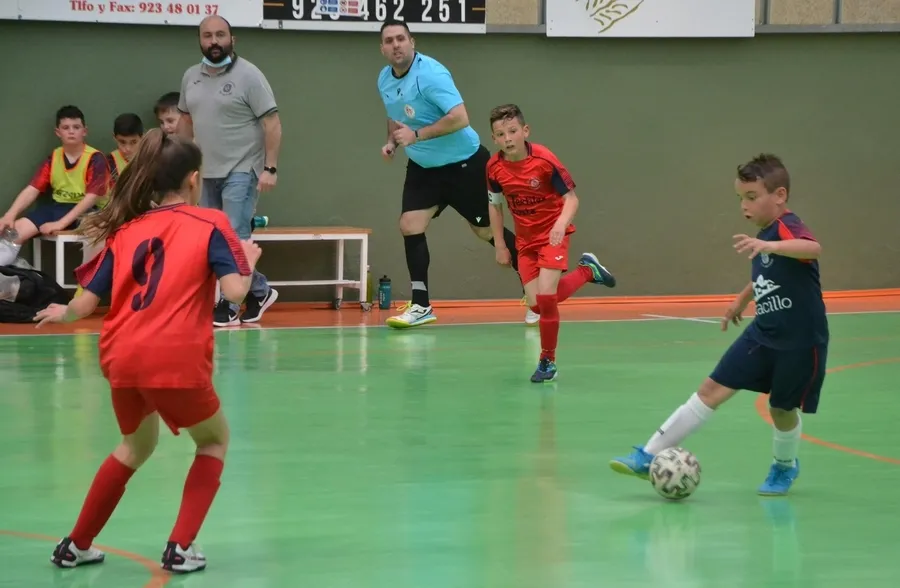 Foto 6 - #M [30 ABR | 1 MAY] Los alevines del III Columnas disputan su &uacute;ltimo derby del curso
