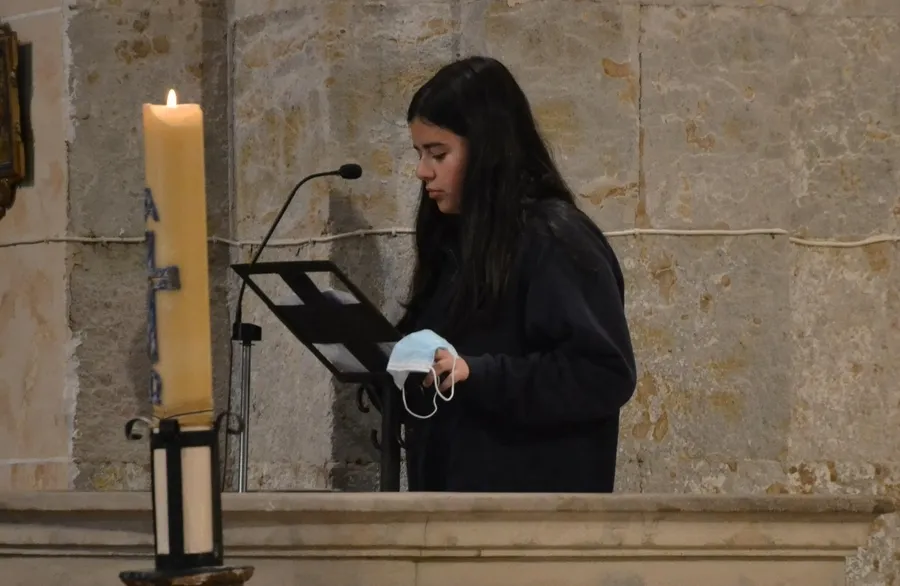 Foto 11 - Una Vigilia pone el broche a las &lsquo;12 Horas de Oraci&oacute;n por las Vocaciones&rsquo;