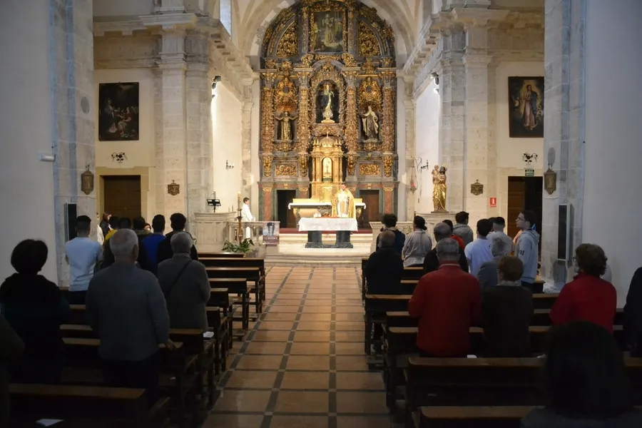 Foto 2 - Una Vigilia pone el broche a las &lsquo;12 Horas de Oraci&oacute;n por las Vocaciones&rsquo;