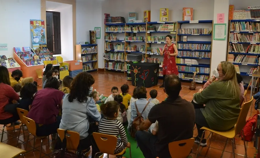 Foto 6 - Carioca puede por fin encontrarse con los ni&ntilde;os mirobrigenses en &lsquo;Ahora te Cuento&rsquo;