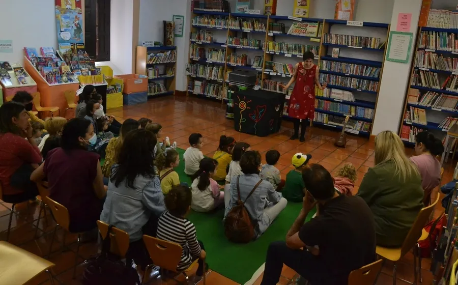 Foto 4 - Carioca puede por fin encontrarse con los ni&ntilde;os mirobrigenses en &lsquo;Ahora te Cuento&rsquo;