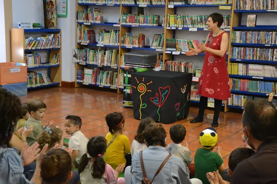 Foto 3 - Carioca puede por fin encontrarse con los ni&ntilde;os mirobrigenses en &lsquo;Ahora te Cuento&rsquo;
