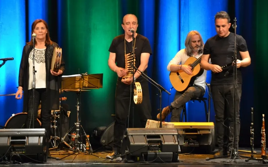 Foto 2 - Abrojo Folk presenta a &lsquo;los mejores de Ciudad Rodrigo&rsquo; su nuevo disco