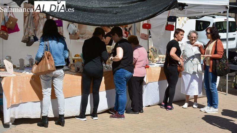 Imagen de la Feria Multisectorial en la plaza de la Alegría  / CORREDERA