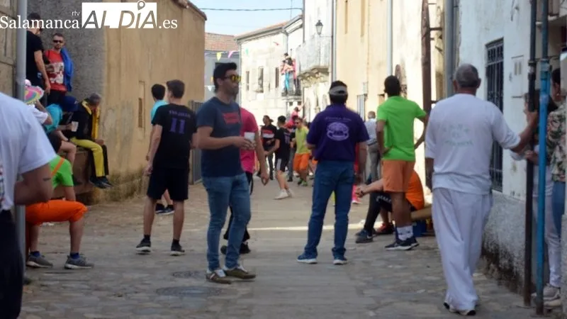La plaza de carros acogió la lidia de dos novillos y una capea 