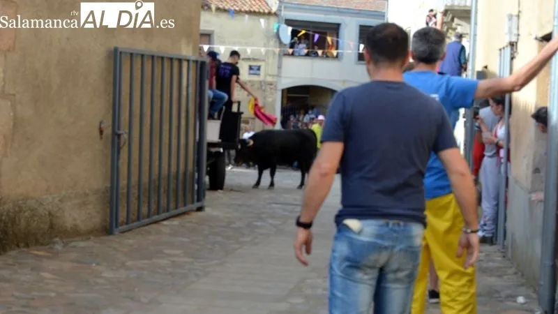 La plaza de carros acogió la lidia de dos novillos y una capea 