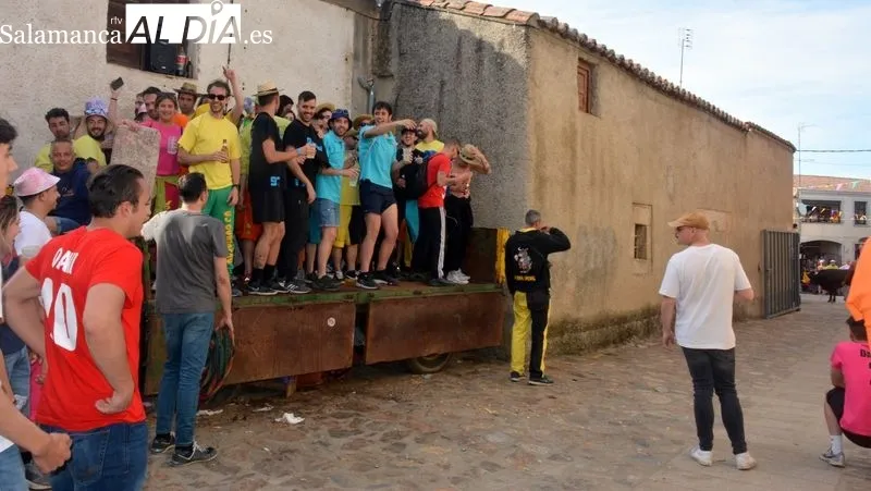 La plaza de carros acogió la lidia de dos novillos y una capea 
