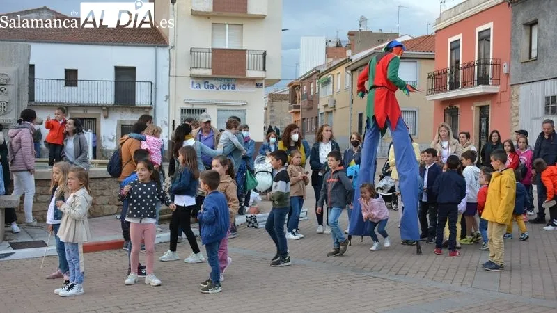 La plaza de la Alegría acogió el espectáculo de fuego, música y danza
