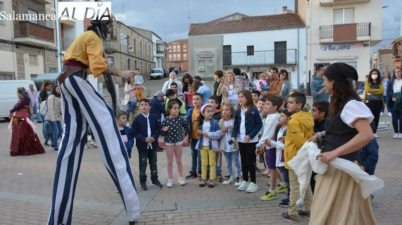 La plaza de la Alegría acogió el espectáculo de fuego, música y danza