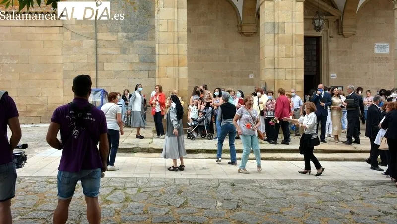 En la celebración se repartieron los panecitos de San Rita