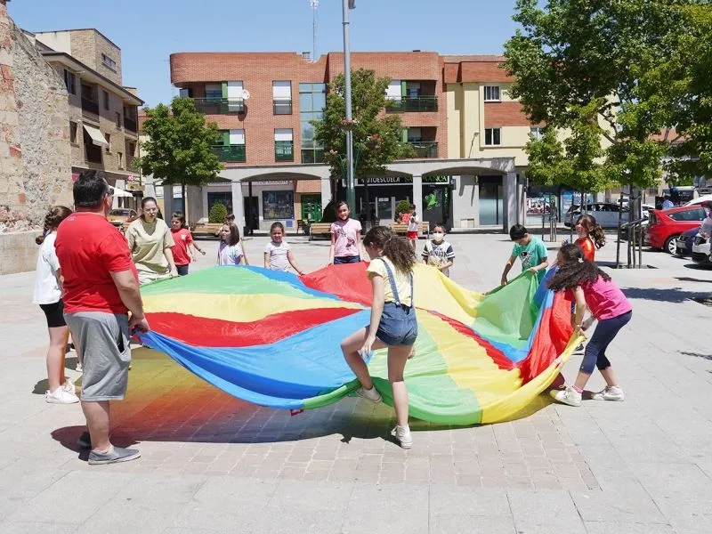 Foto 7 - La Ludom&oacute;vil de Carbajosa sale a la calle para festejar el D&iacute;a Internacional del Juego
