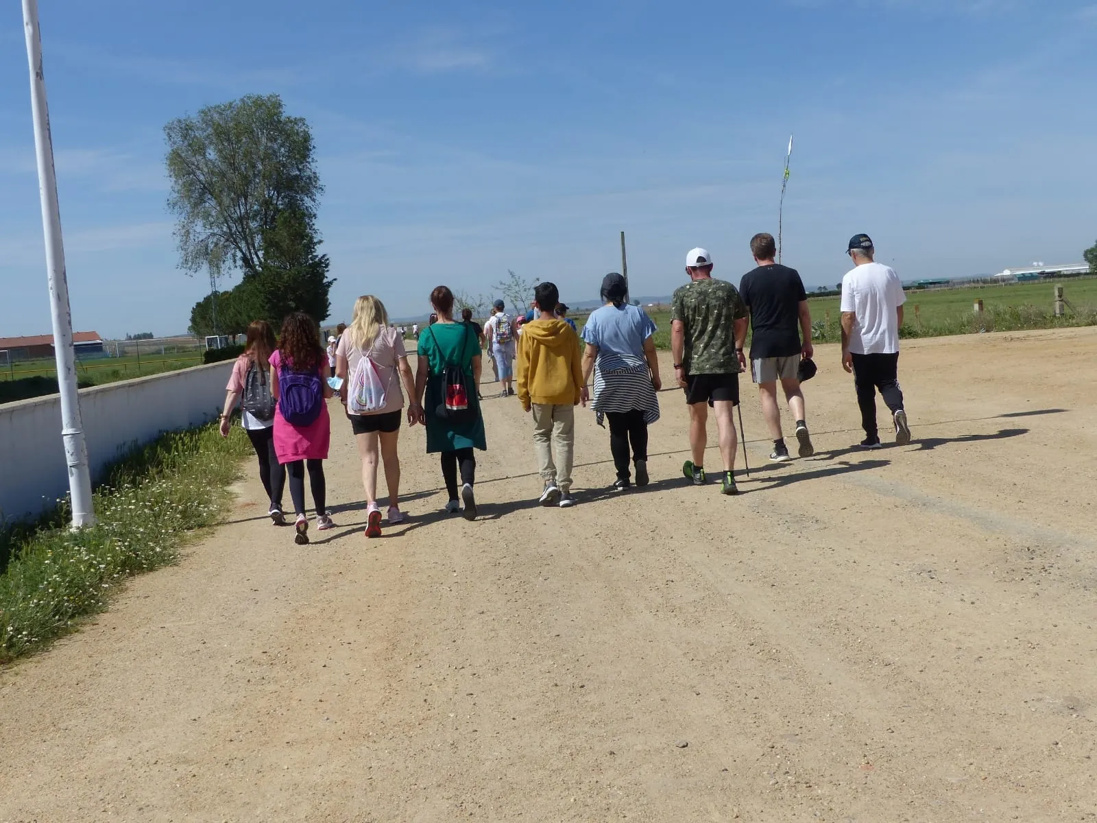Villoria organizaba este domingo una marcha solidaria y una paellada en favor de Acciòn Verapaz