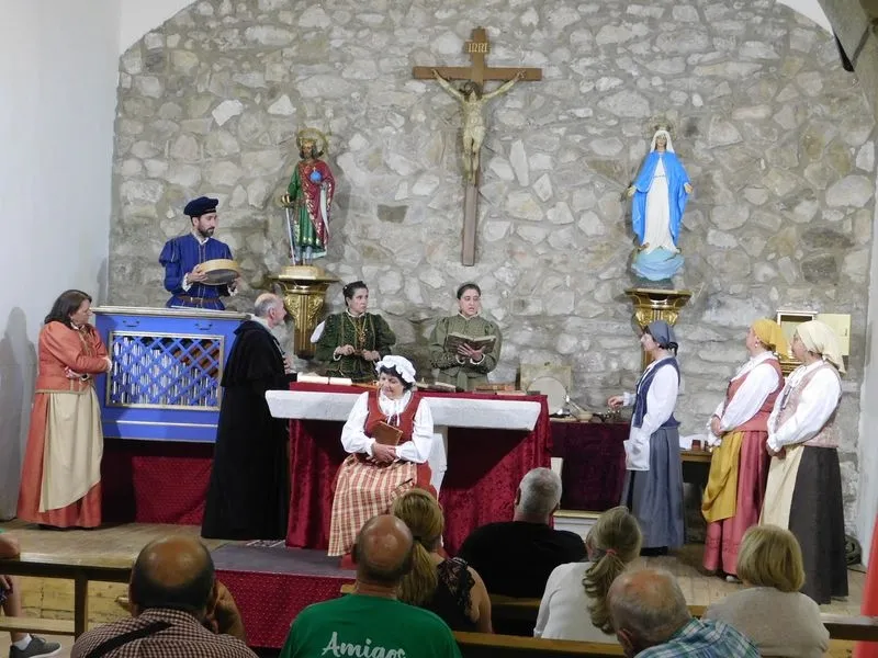 Representación de 'Buscando a Nebrija' en la iglesia parroquial de El Arco