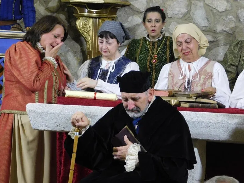 Representación de 'Buscando a Nebrija' en la iglesia parroquial de El Arco