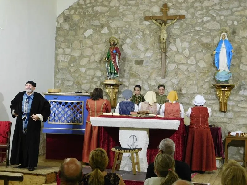 Representación de 'Buscando a Nebrija' en la iglesia parroquial de El Arco