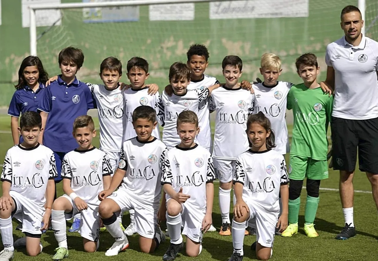 Foto 2 - Daniel Benito Parra se proclama campe&oacute;n de la 2&ordf; Provincial Alev&iacute;n con el Salamanca CF UDS B
