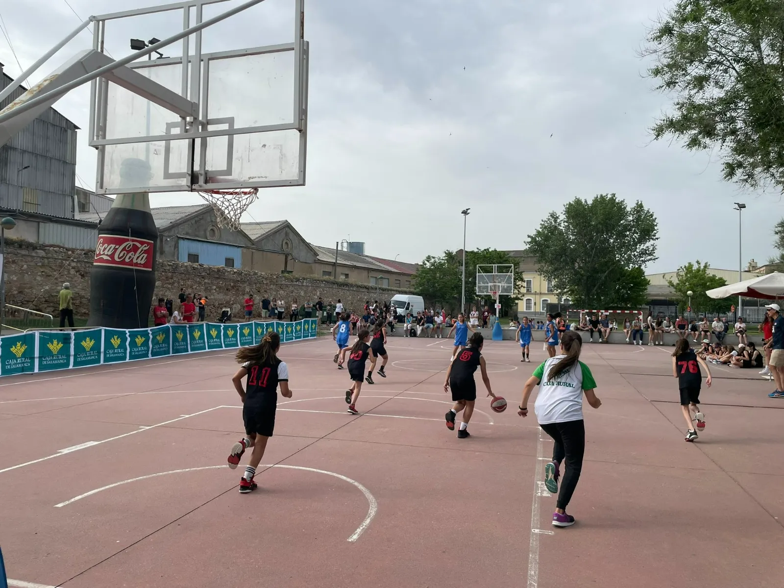 Foto 7 - M&aacute;s de medio millar de ni&ntilde;os disfrutan del D&iacute;a del Minibasket