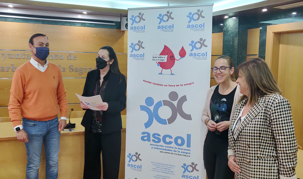Firma del convenio de colaboración con ASCOL en Carbajosa 