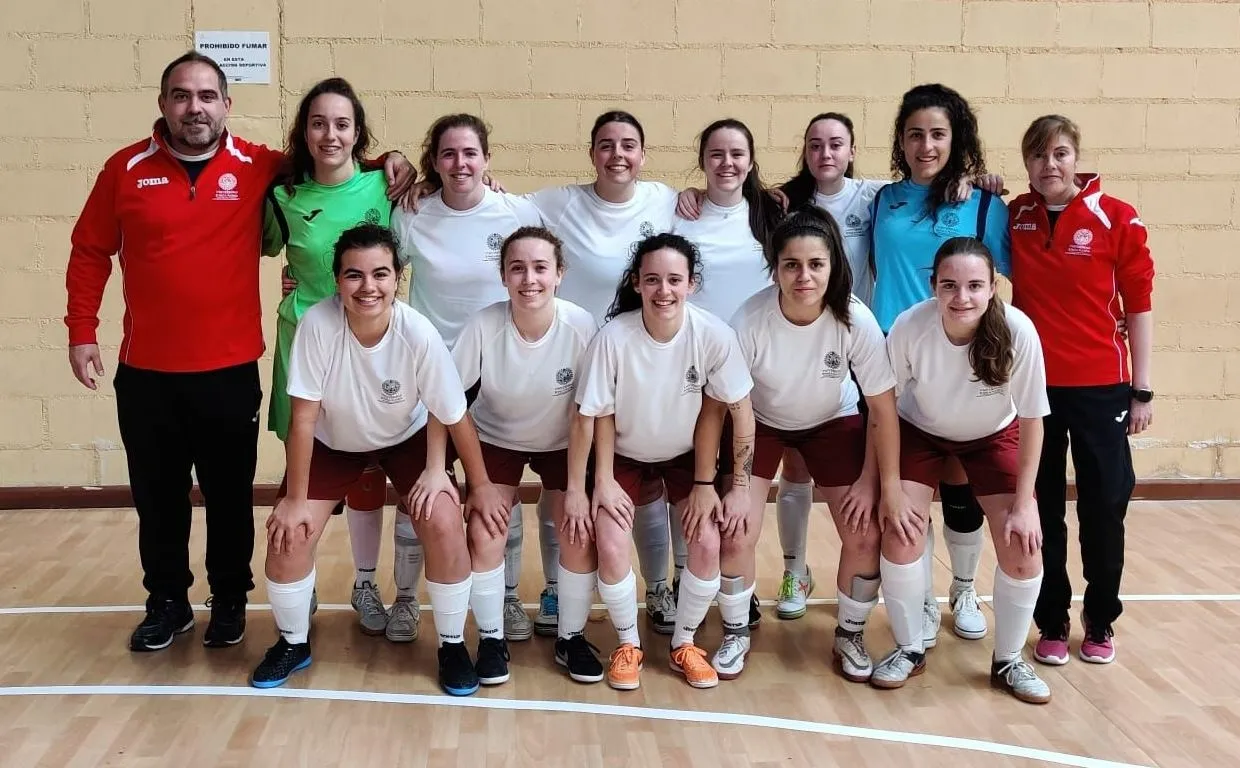 Foto 3 - Nerea Ventosa disputa con la USAL el Campeonato de Espa&ntilde;a de Universidades de F&uacute;tbol Sala