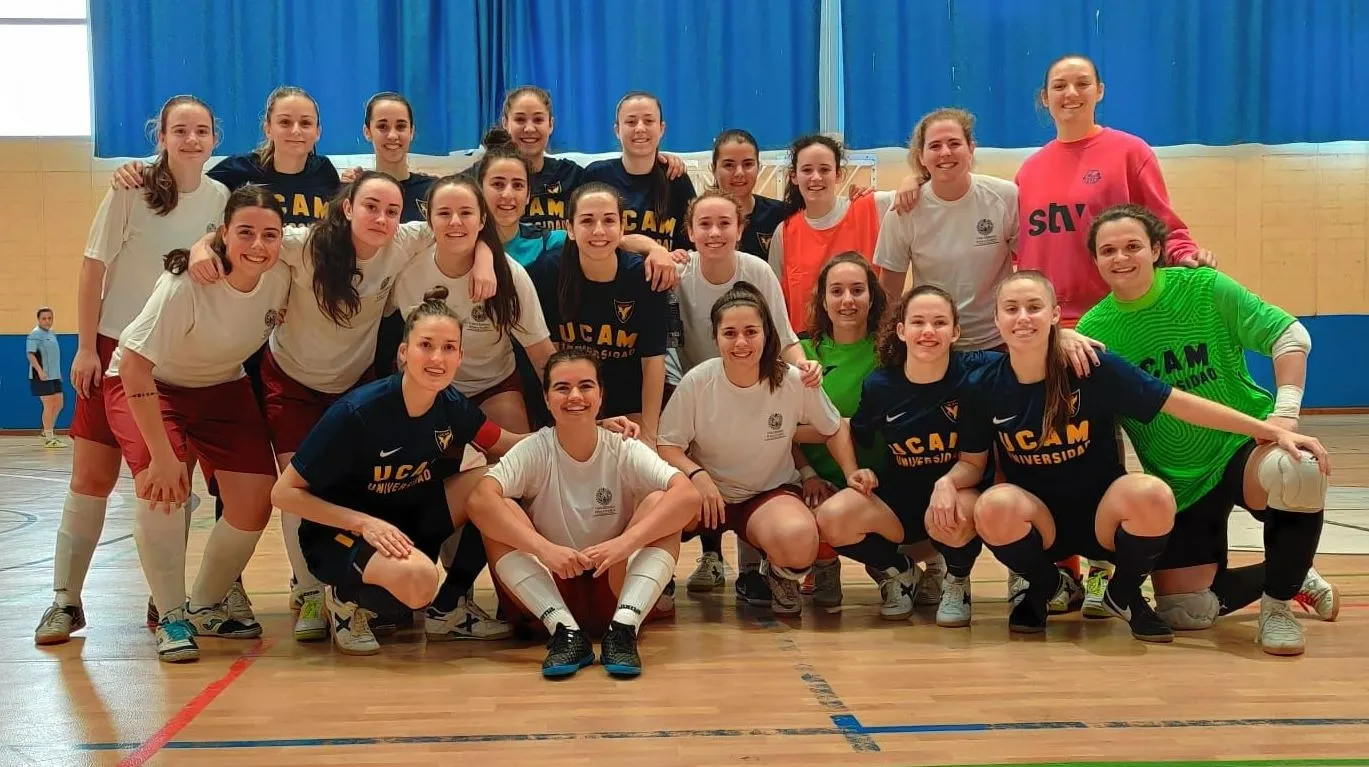 Foto 2 - Nerea Ventosa disputa con la USAL el Campeonato de Espa&ntilde;a de Universidades de F&uacute;tbol Sala