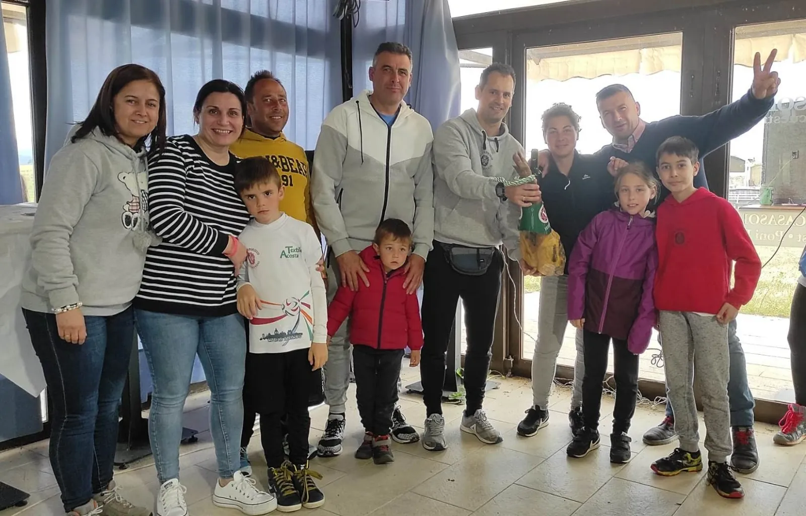 Foto 4 - El III Columnas re&uacute;ne a m&aacute;s de 200 personas en su recuperada fiesta anual