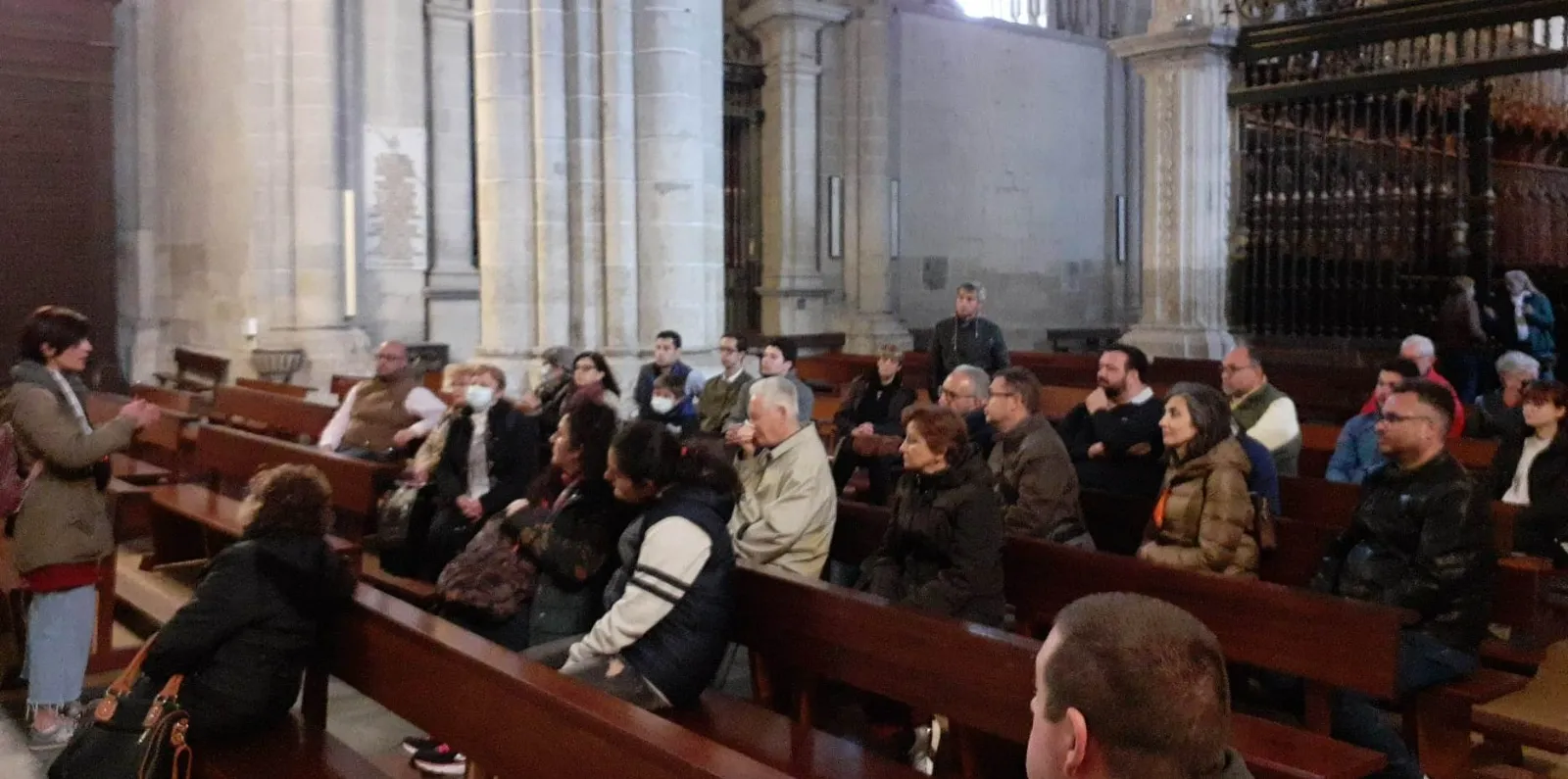 Foto 3 - Mir&oacute;briga recibe la visita del Congreso Internacional de Cofrad&iacute;as de la Santa Vera Cruz