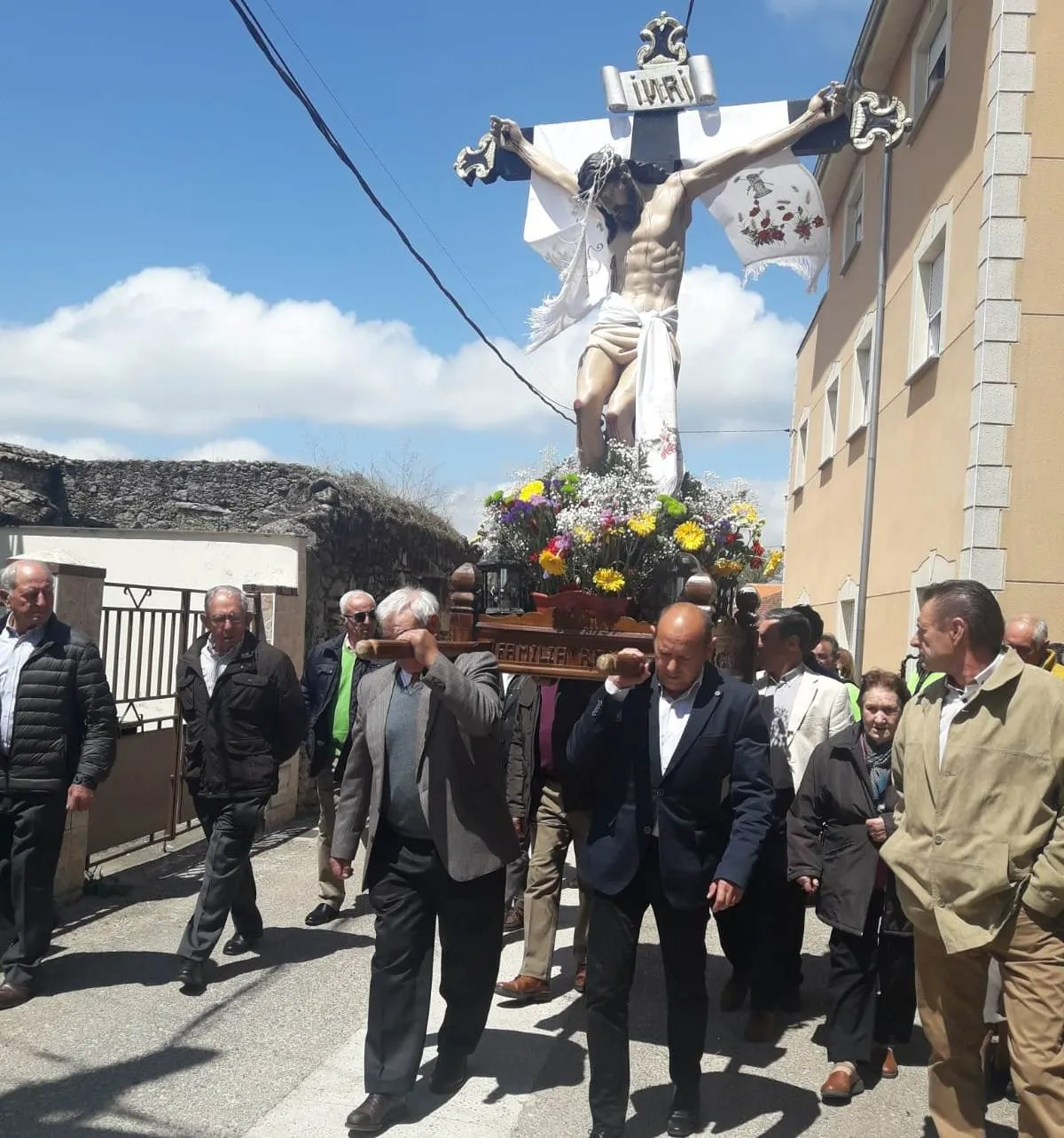 Foto 4 - Casillas de Flores concluye sus fiestas de la Santa Cruz tras tres intensas jornadas